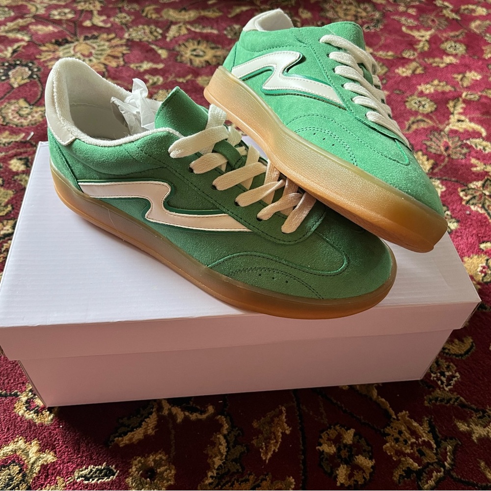 Madden Girl GIIA sneakers